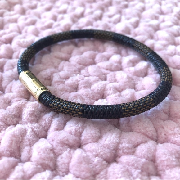 Louis Vuitton Keep It bracelet inspired for M-L wrist Magnetic Bracelet Designer - Picture 3 of 4